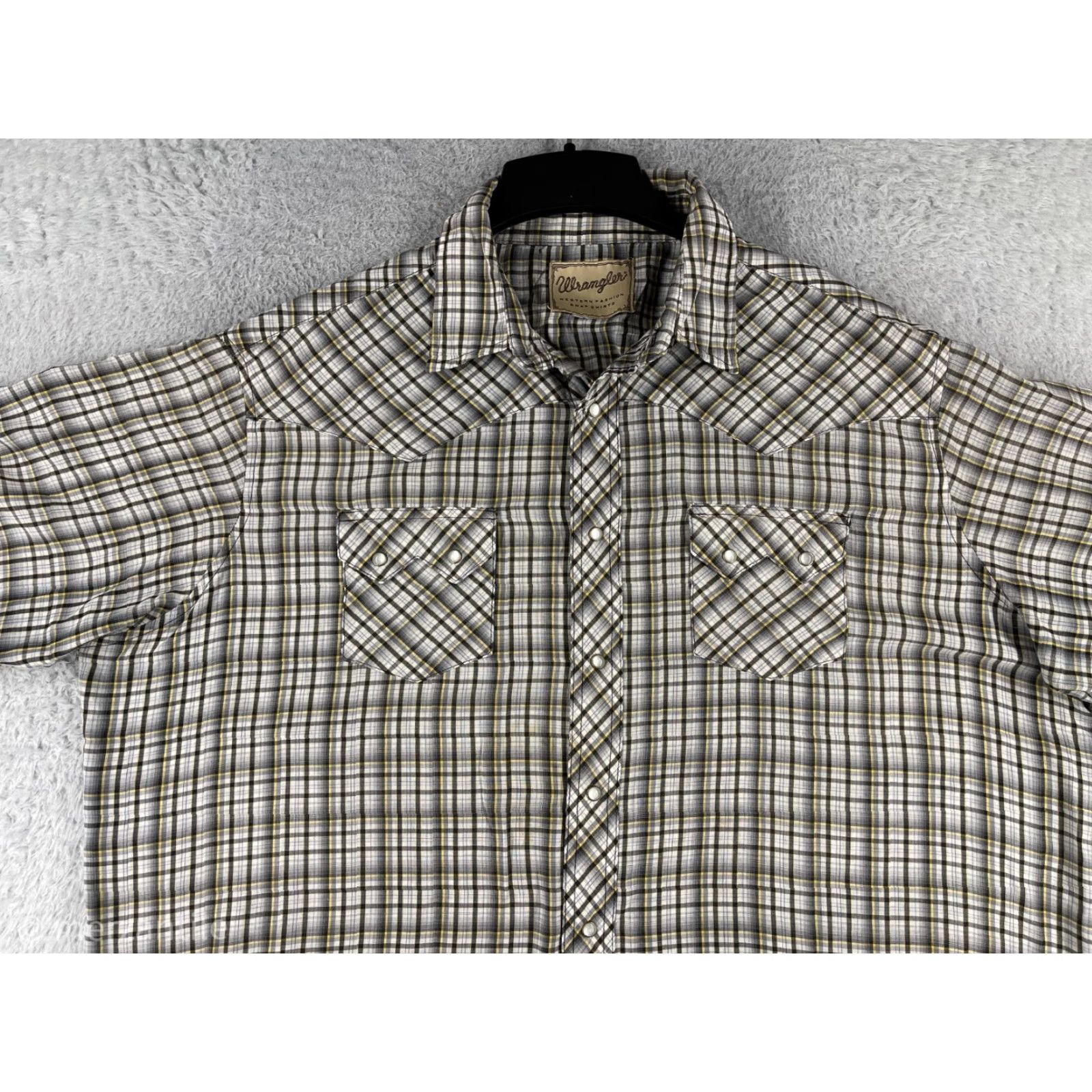 Wrangler Wrangler Shirt Mens 3XL Beige Plaid Western Pearl Snap Short Sleeve Pockets Shirt (Button-Up) Womens? Wait. Need end. Size US XXL / EU 58 / 5 - 4 Thumbnail