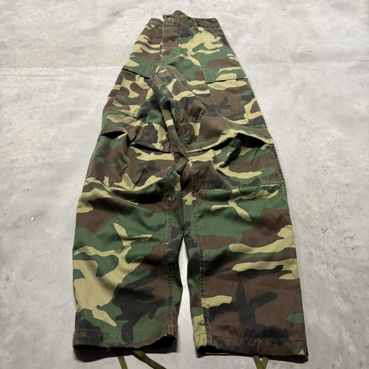 Japanese Brand × Vintage Crazy Vintage Y2K/2000s Military Camo Streetwear Skater Cargo Pants! Size US 27 - 3 Thumbnail