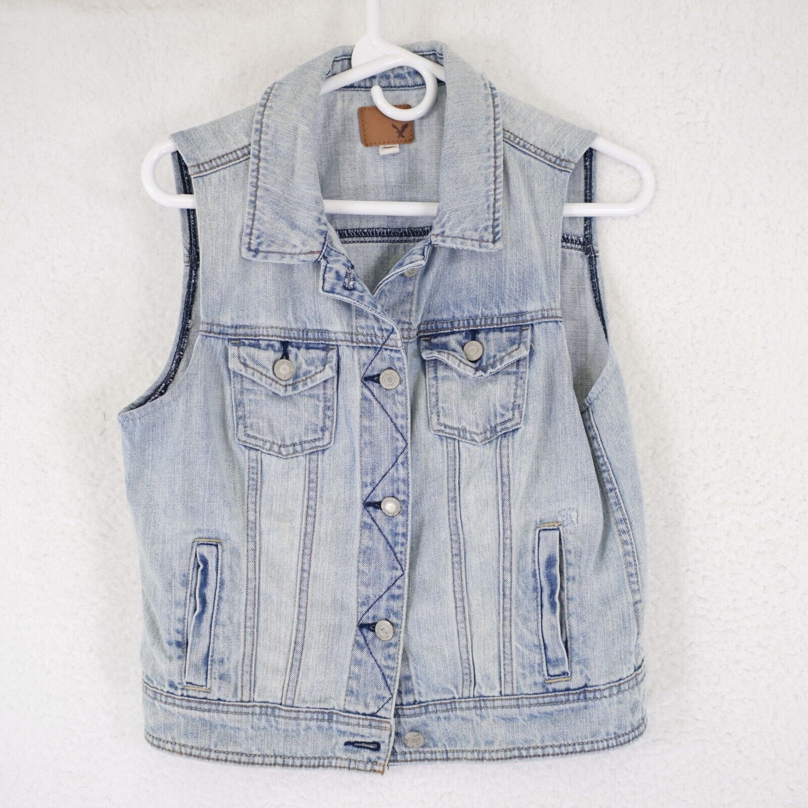 American Eagle Outfitters American Eagle Medium Light Blue Denim Jean Jacket Sleeveles Size M / US 6-8 / IT 42-44 - 1 Thumbnail