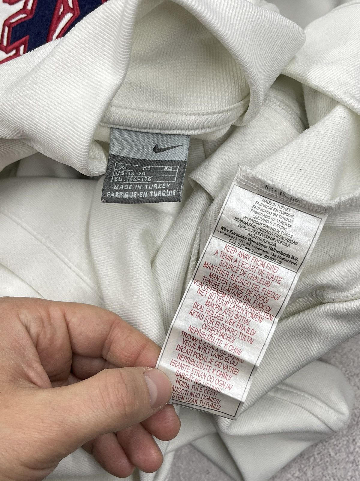 Nike Vintage Nike Drill Track Jacket White Big Logo Print Y2K ACG Size US L / EU 52-54 / 3 - 13 Thumbnail