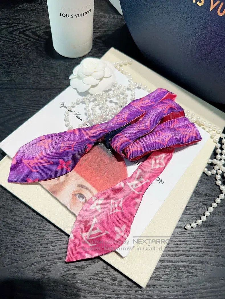 Louis Vuitton Louis Vuitton Pink and purple gradient logo scarf Size ONE SIZE - 4 Thumbnail