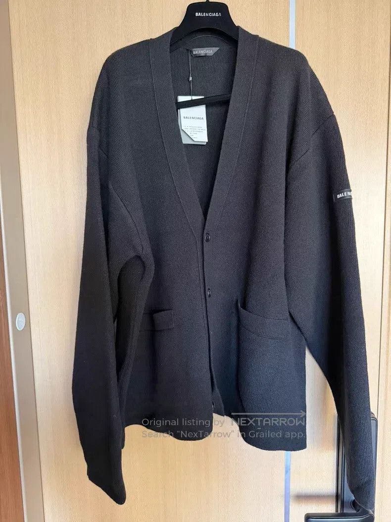 Balenciaga Balenciaga Solid color V-neck single-breasted knitted swea Size US L / EU 52-54 / 3 - 1 Thumbnail