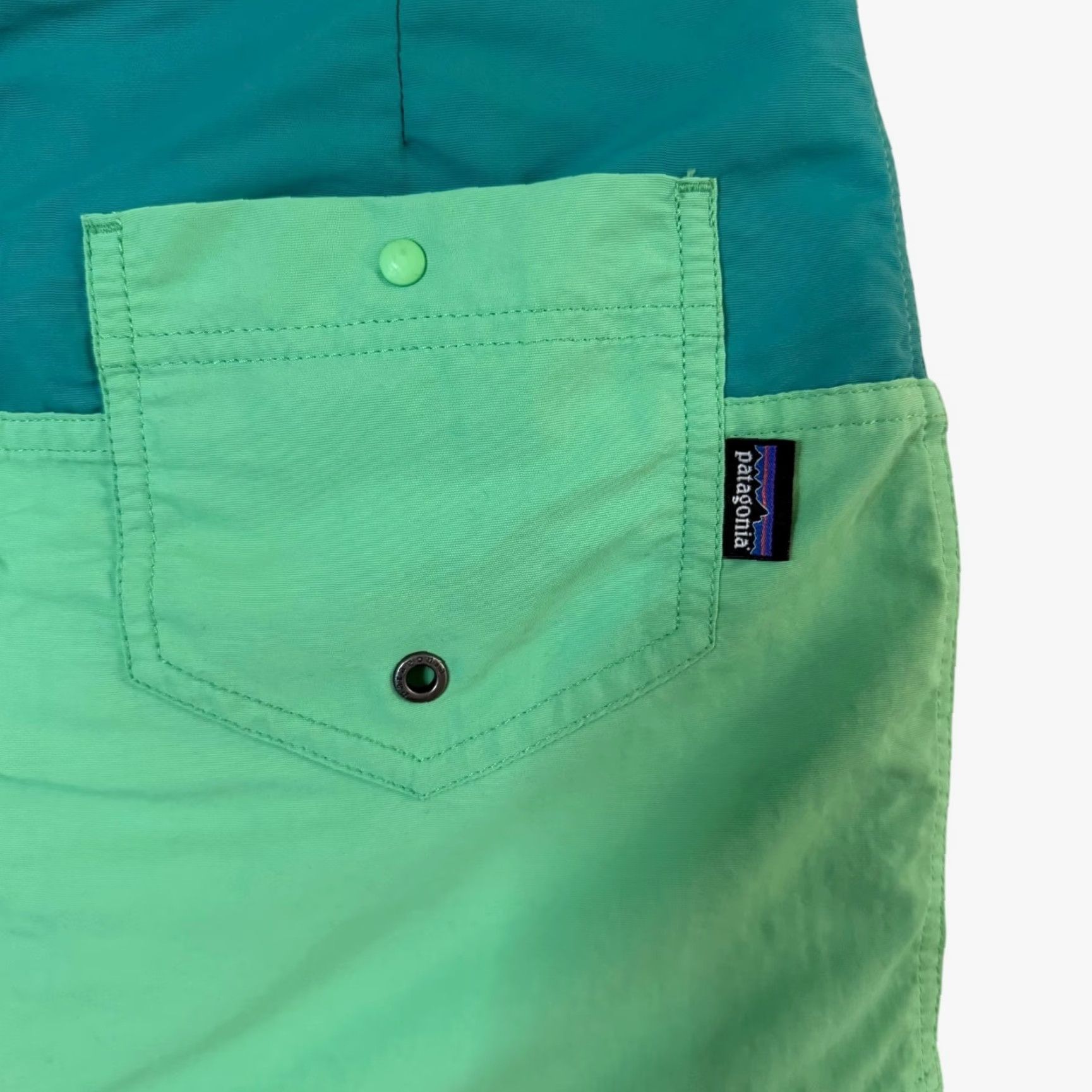 Patagonia Patagonia Women's Bottom Skirt Green Water-Repellent Nylon Retro Board Mini Size 4 Size 27" / US 4 / IT 40 - 7 Thumbnail