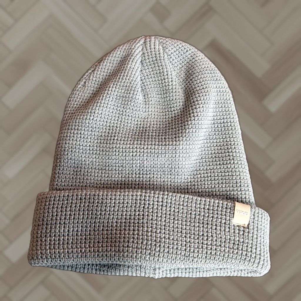 Vuori Vuori Beanie Cuffed Hat One Size Unisex Gray Waffle Alpine Knit Classic Winter Ski Outdoor Sports Hat Size ONE SIZE - 1 Thumbnail