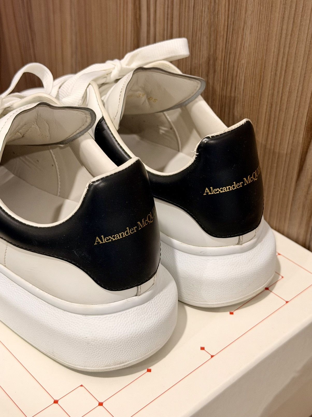 Alexander McQueen Alexander McQueen Larry Leather Sneakers Size US 8.5 / IT 38.5 - 4 Thumbnail