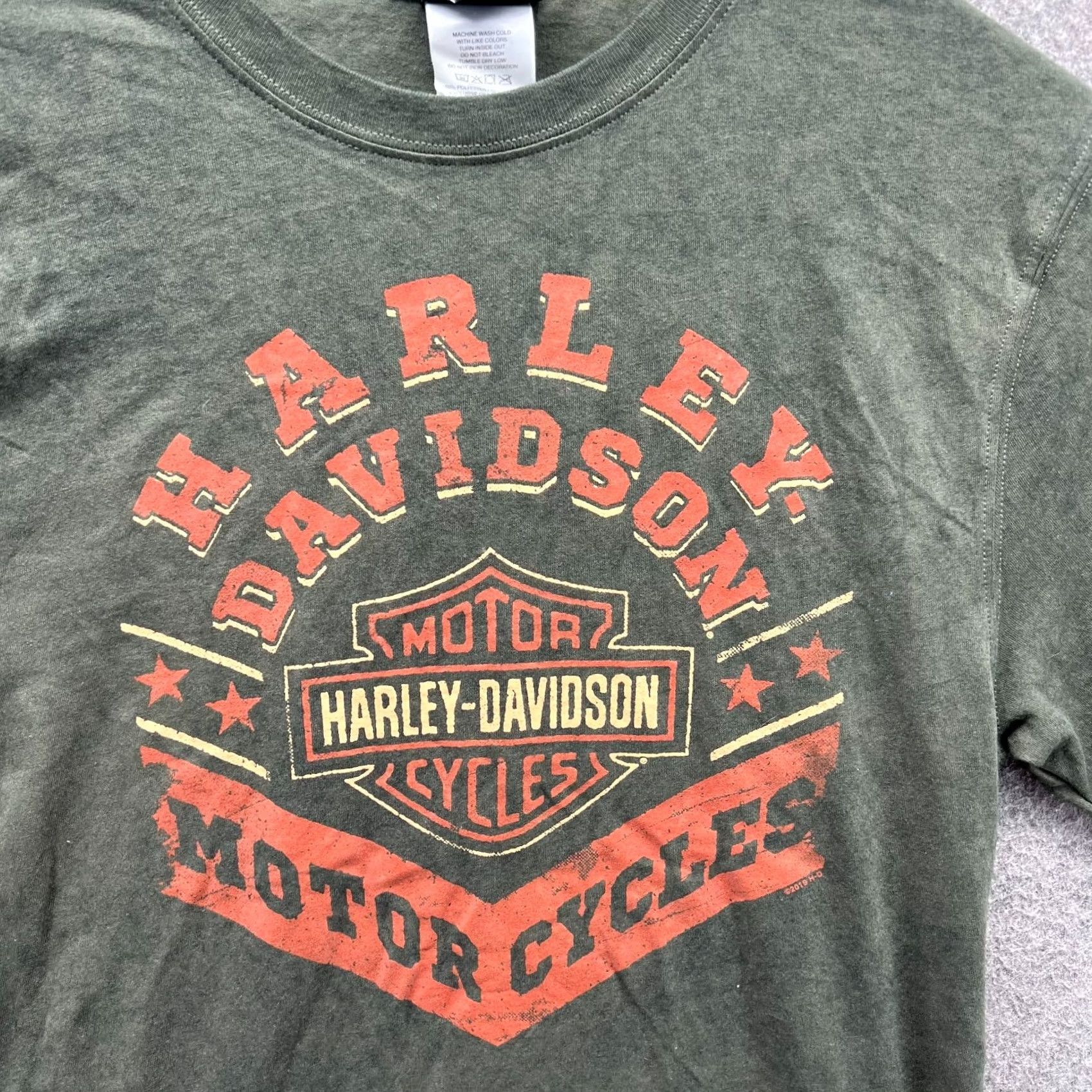 Harley Davidson Harley-Davidson Shirt Men Small Olive Green Orange Crewneck 2018 Motorcycle Vintage No Logo T-Shirt Size US S / EU 44-46 / 1 - 5 Thumbnail