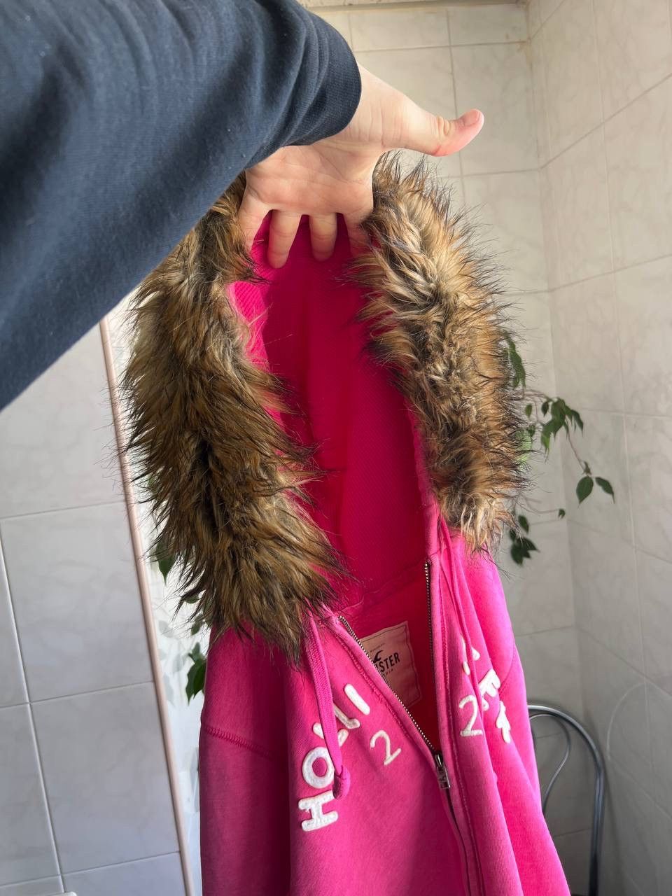 Hollister Y2K Hollister 2000s Faux Fuzzy Fur Pink Hoodie Lgb Style VTG Size L / US 10 / IT 46 - 7 Thumbnail