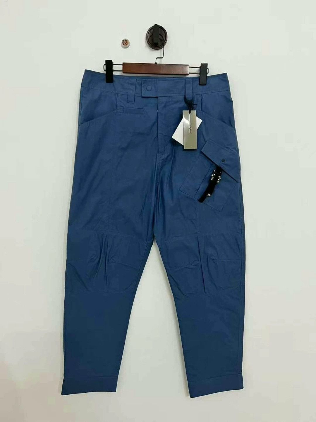 Dior dior blue cargo pants with lock buckle Size US 40 / EU 56 - 1 Thumbnail