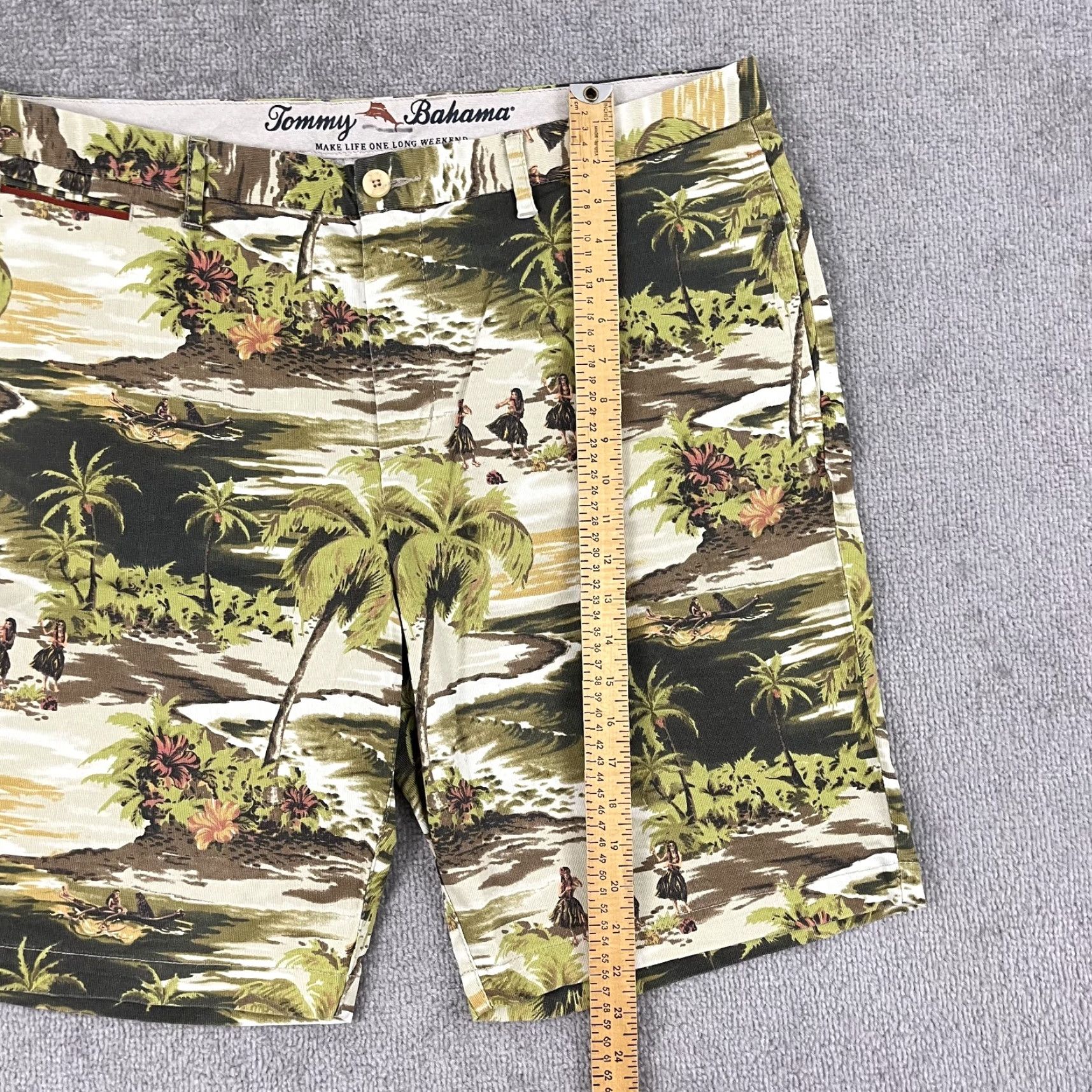 Tommy Bahama Tommy Bahama Shorts Mens 38 / 10" Aloha Hula Girls Hawaiian Bedford Bay Chino Size US 38 / EU 54 - 4 Thumbnail