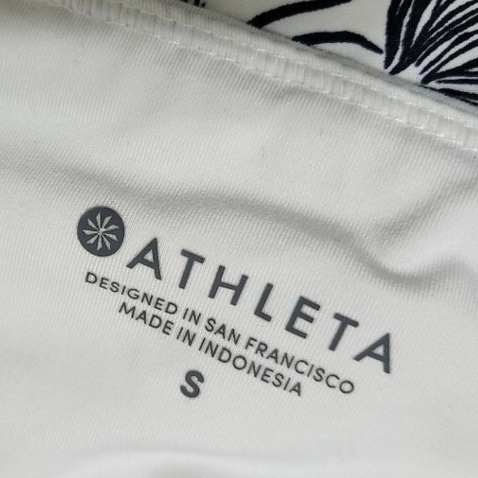 Athleta Athleta Laser Run Skort White Floral Nouveau Print Tennis Size 30" / US 8 / IT 44 - 9 Thumbnail