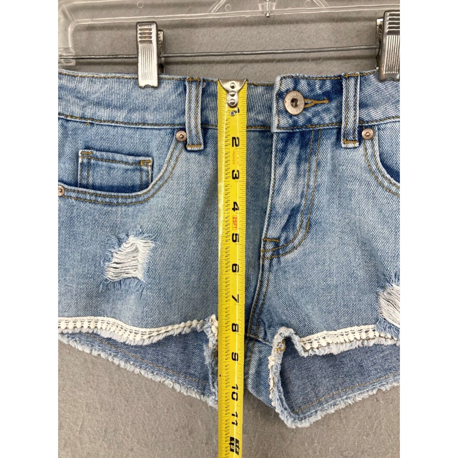 Denime Bullhead Denim Shorts Women 3 Low Rise Distressed Lace Blue Womens Size 26" / US 2 / IT 38 - 4 Thumbnail