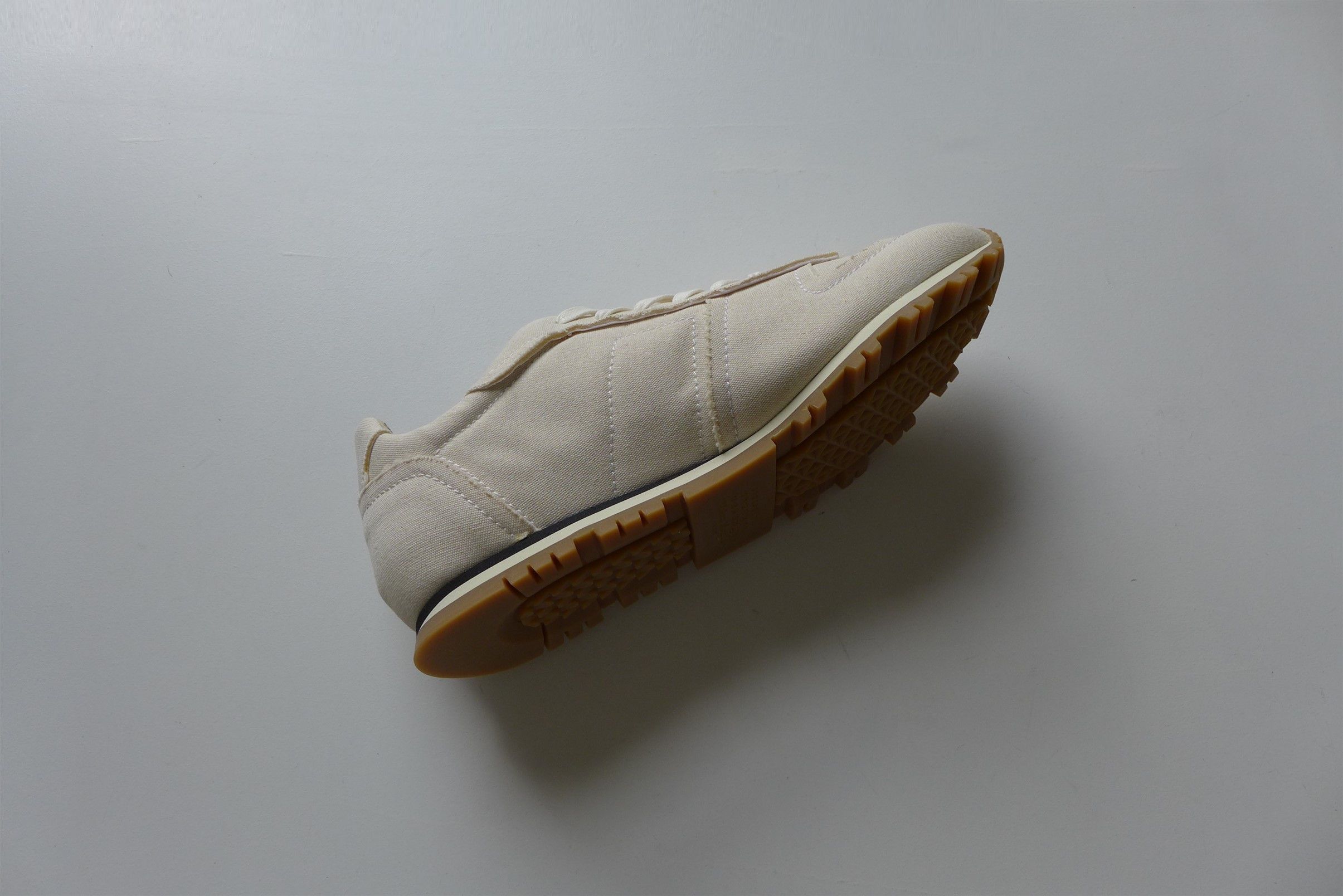 Maison Margiela n/a Margiela Ecru Runner Sneakers Size US 11 / EU 44 - 11 Thumbnail