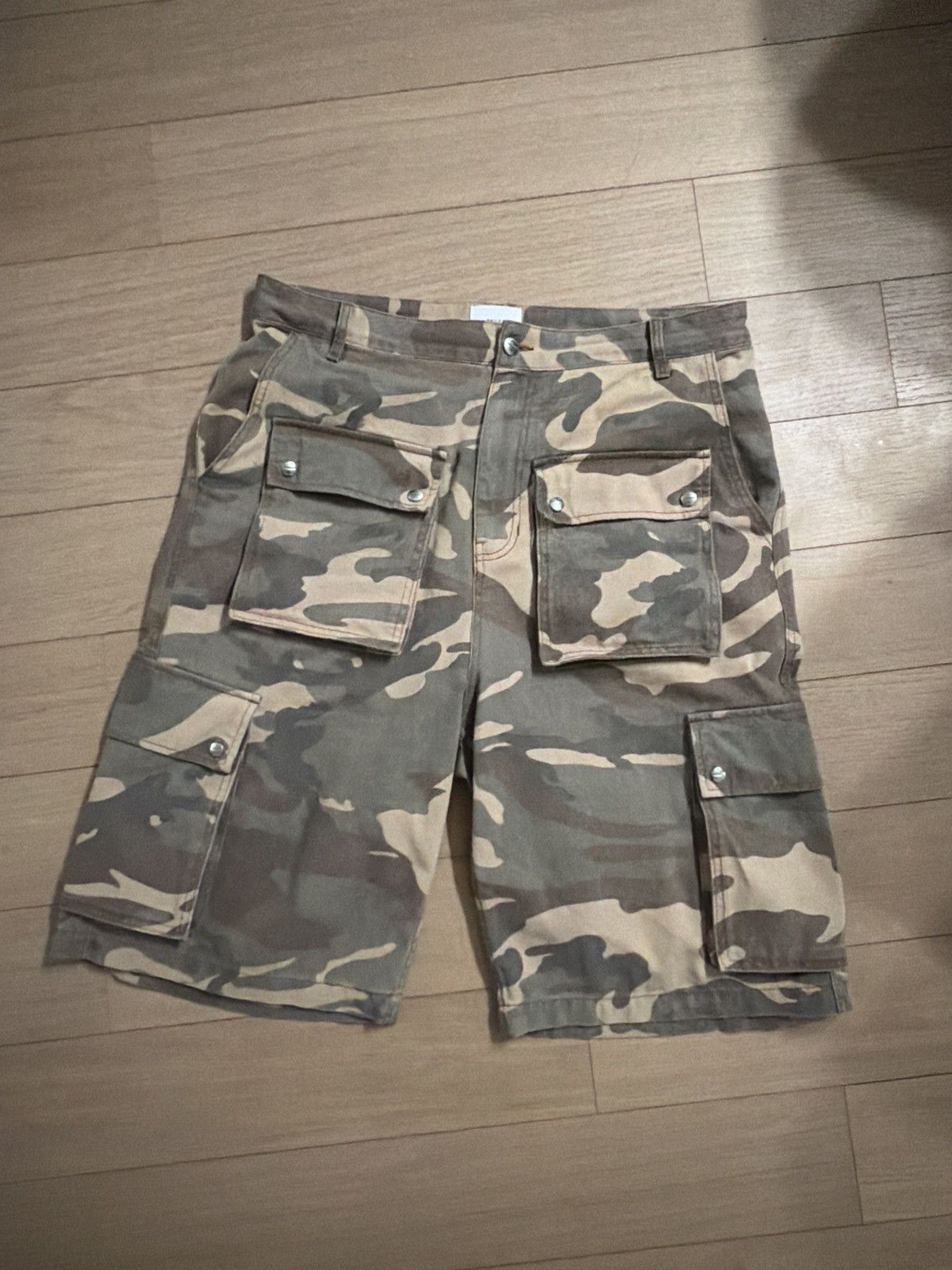 Rhude RHUDE BAGGY CARGO SHORT Size US 32 / EU 48 - 1 Thumbnail