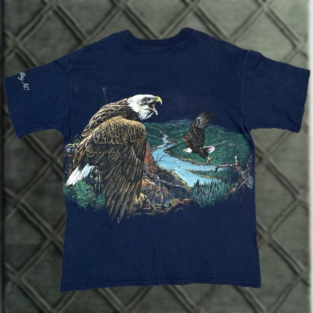Vintage VINTAGE 1994 American Bald Eagle Wrap Around Print T-Shirt Large Mens Blue Nature Animals Shirt Size US L / EU 52-54 / 3 - 1 Thumbnail