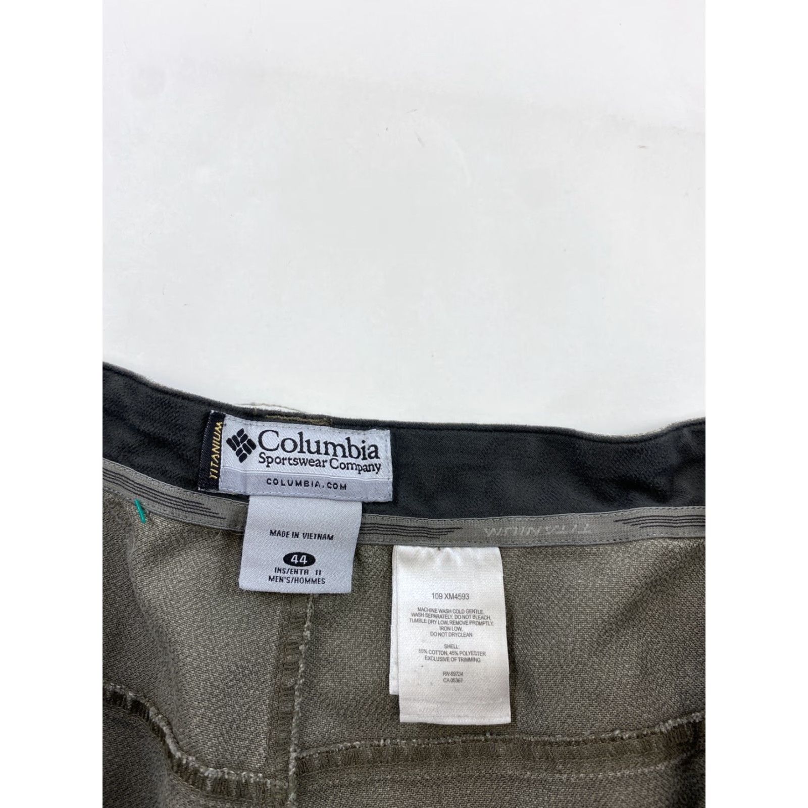 Vintage Columbia Hiking Shorts Mens 41 Green Khaki Outdoor Chino Cotton Casual Outdoor Mens 41 Green Khaki Columbia Shorts Size US 41 - 2 Thumbnail