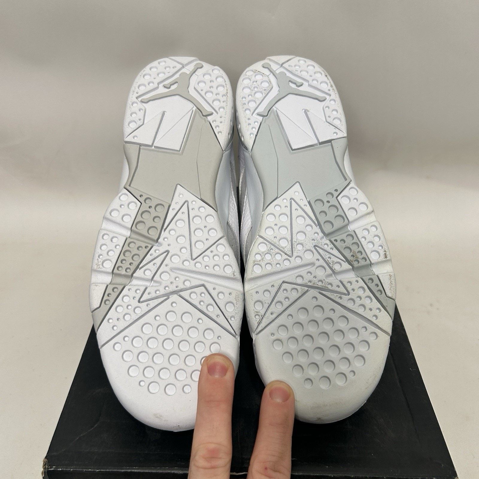 Jordan Brand Nike Air Jordan 7 Retro GS “Pure Platinum/White Grey” Size US 7.5 / IT 37.5 - 5 Thumbnail