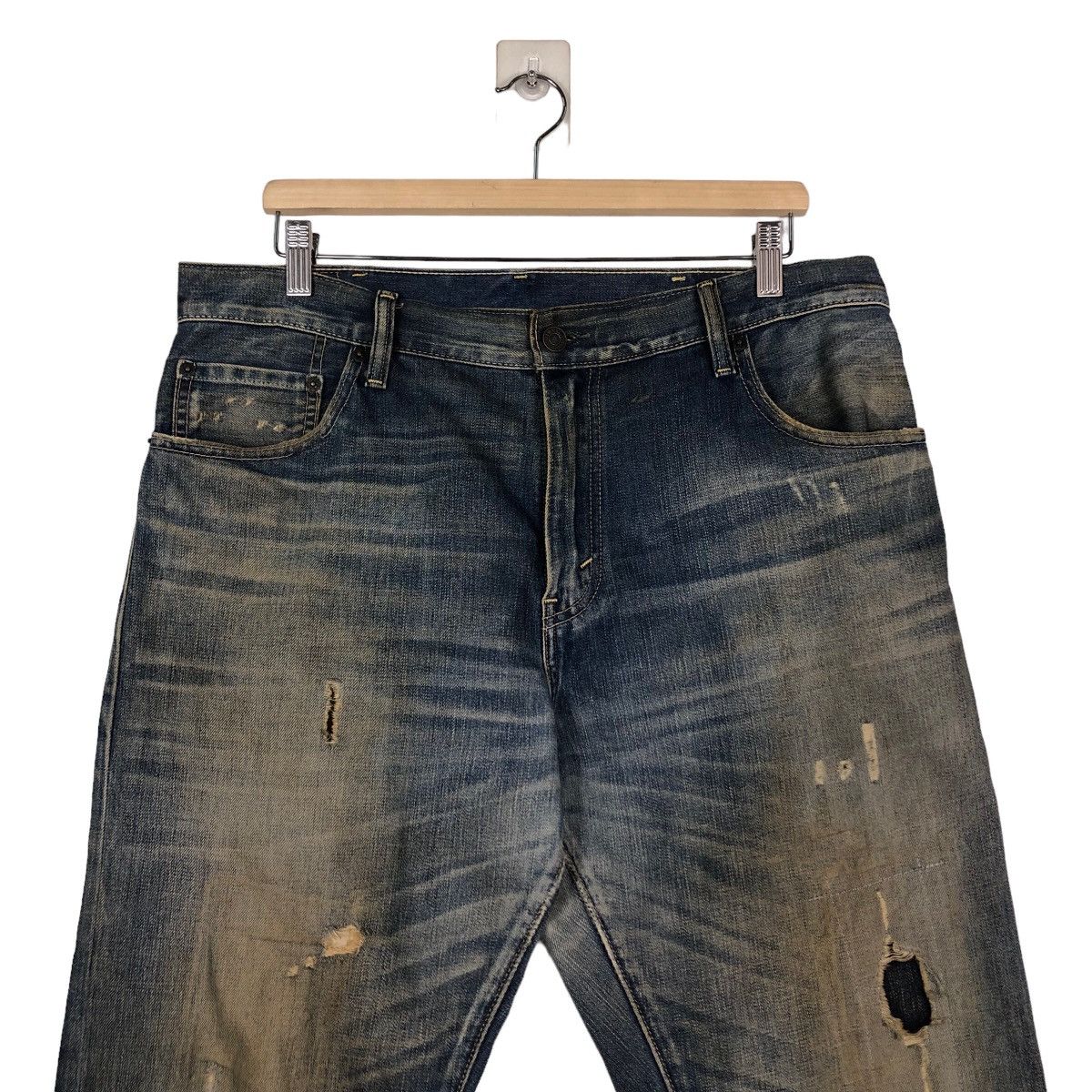 Levi's 🔥Rare Worn Rusty Big Hole Levi’s Distressed Jeans Denim Size US 36 / EU 52 - 3 Thumbnail