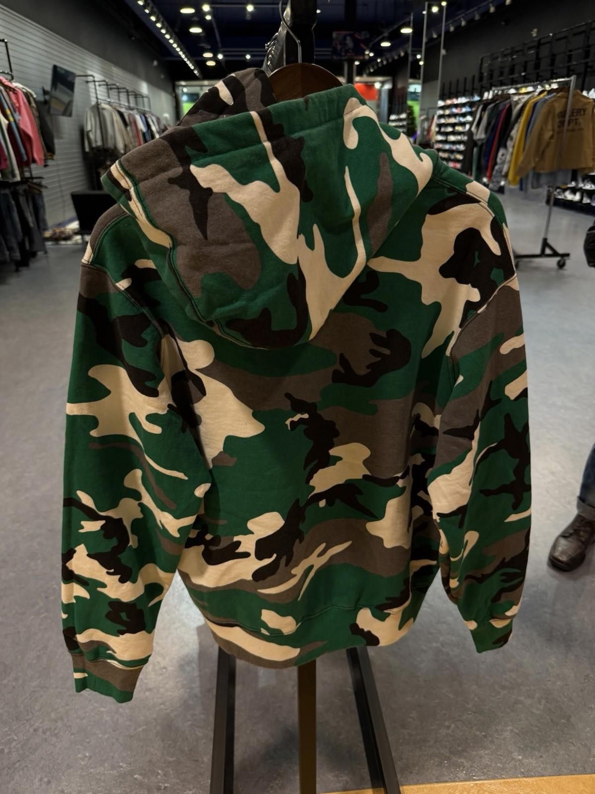 Supreme Supreme Size Small Zip Up Hooded Camo Sweatshirt Small Logo Size US S / EU 44-46 / 1 - 7 Thumbnail