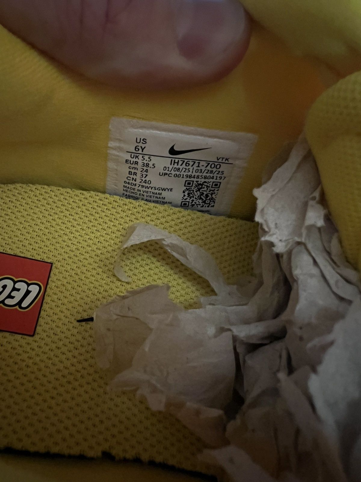 LEGO × Nike Kids Air Max DN x Lego Yellow Size 6Y (Style: IH7671-700) Size US 6 / EU 39 - 7 Thumbnail