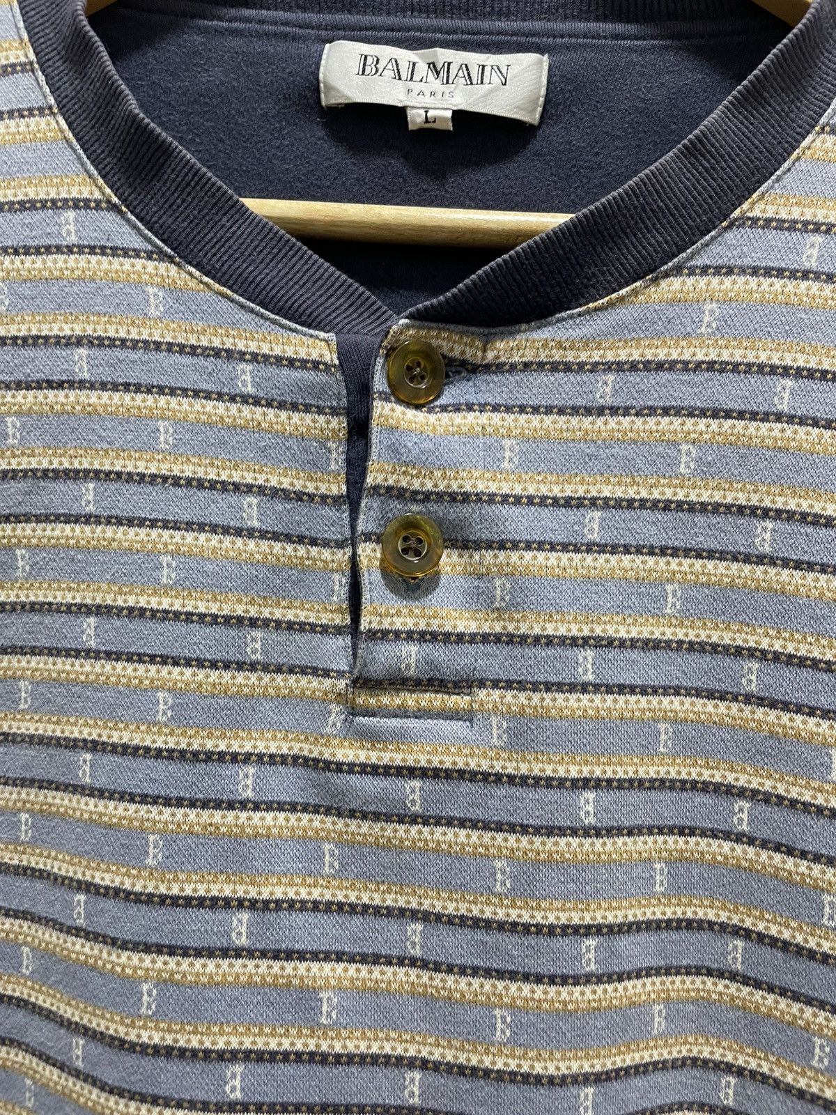 Balmain Balmain V Neck Button Stripes B Logo Seeatshirt Size US M / EU 48-50 / 2 - 6 Thumbnail