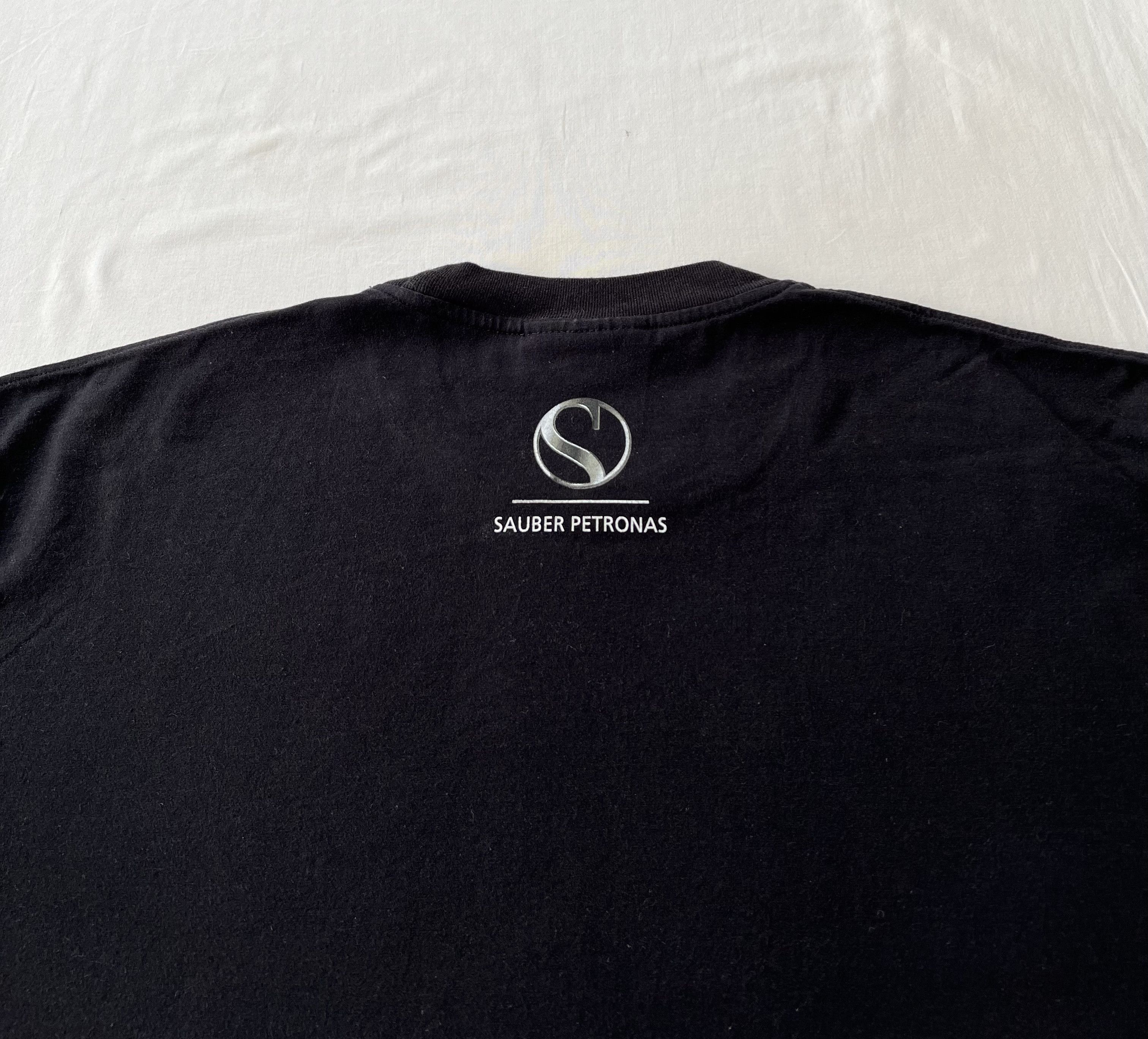 Formula 1 Vintage 2000s Sauber Petronas Malaysia F1 Formula 1 T-shirt Size US XL / EU 56 / 4 - 11 Thumbnail