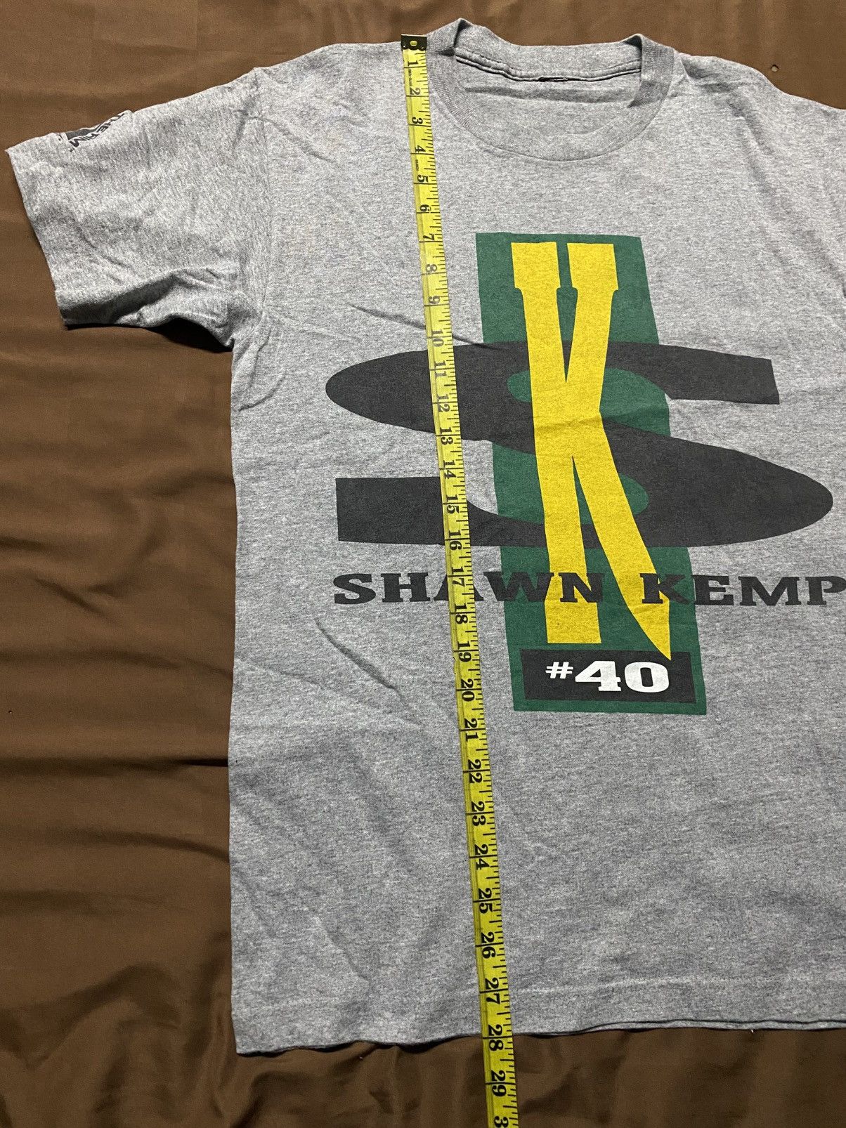 NBA Vintage 90s Reebok Shawn Kemp Above The Rim Tee Size US M / EU 48-50 / 2 - 7 Thumbnail