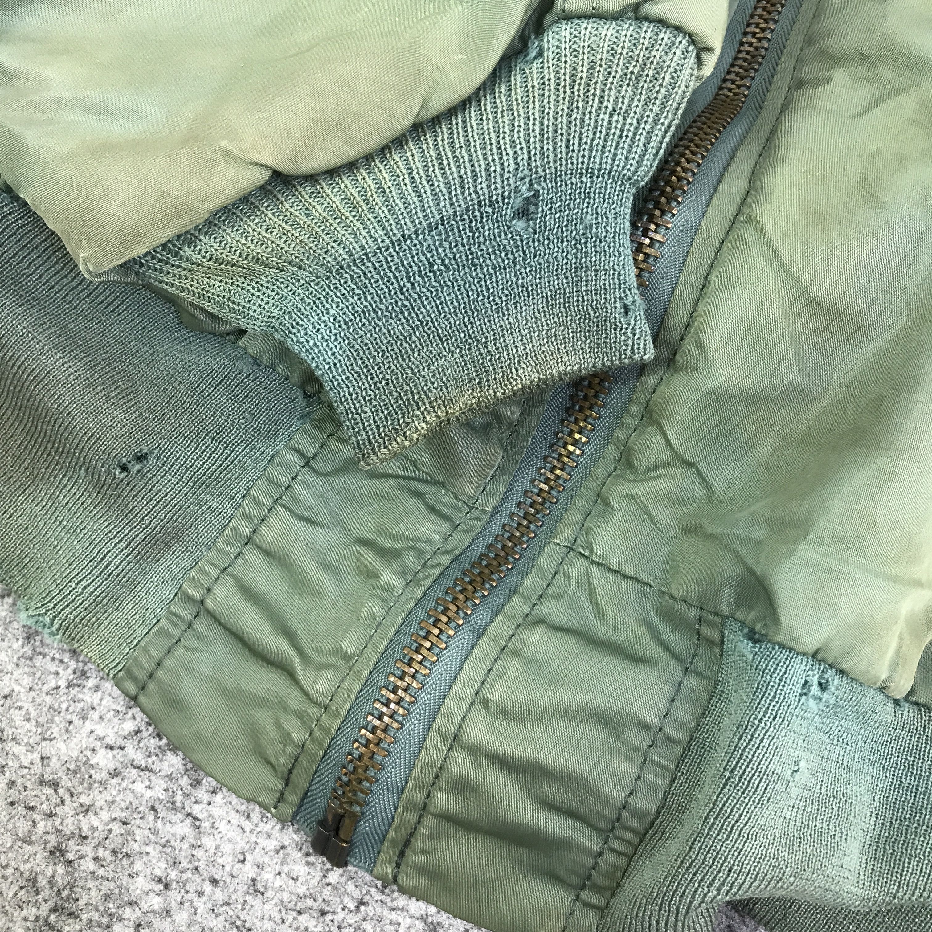Alpha Industries VTG ALPHA INDUSTRIES DISTRESSED BOMBERS FADED JACKET K116B20 Size US M / EU 48-50 / 2 - 14 Thumbnail