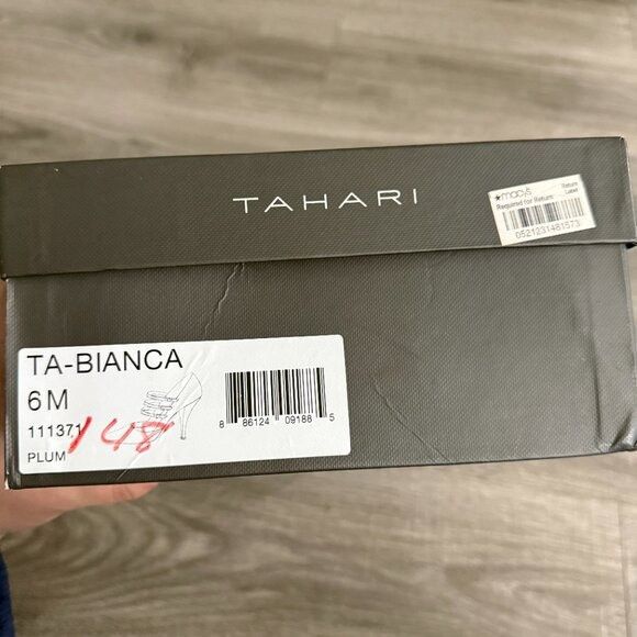Elie Tahari NIB Tahari Bianca Deep Maroon Triple Buckle Pointed Toe Heel Size US 6 / IT 36 - 7 Thumbnail