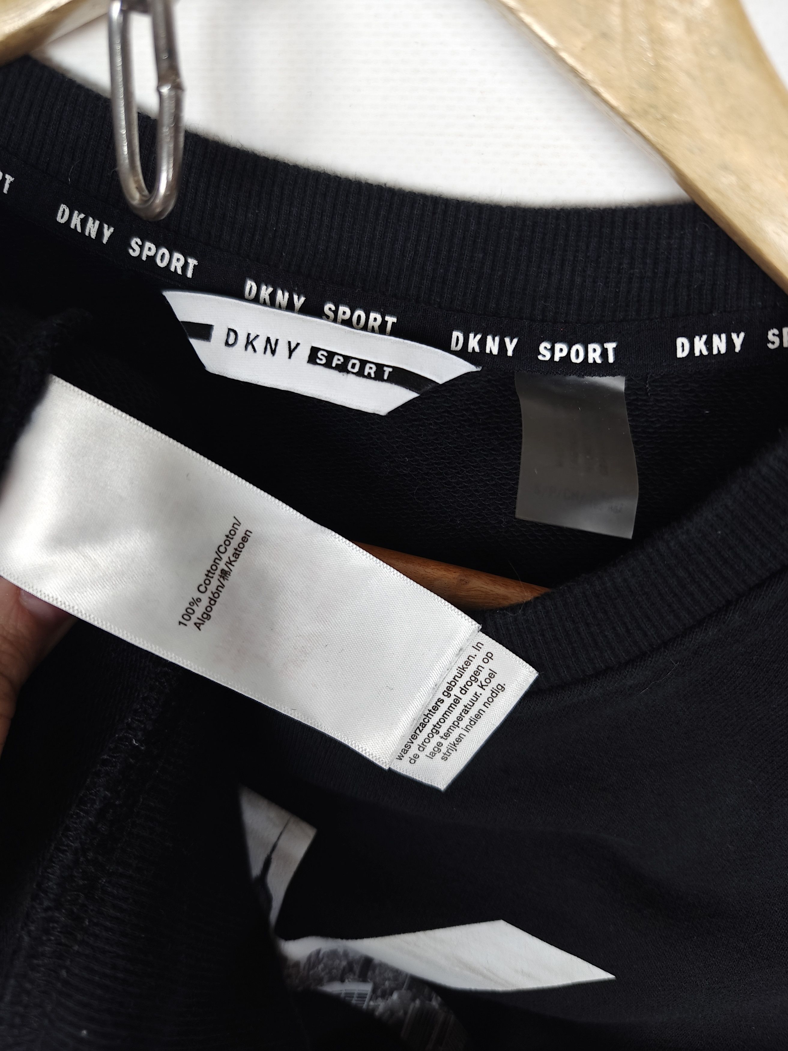 DKNY DKNY Sport Swetshirt Crewneck Center Logo Black size S Size US S / EU 44-46 / 1 - 8 Thumbnail
