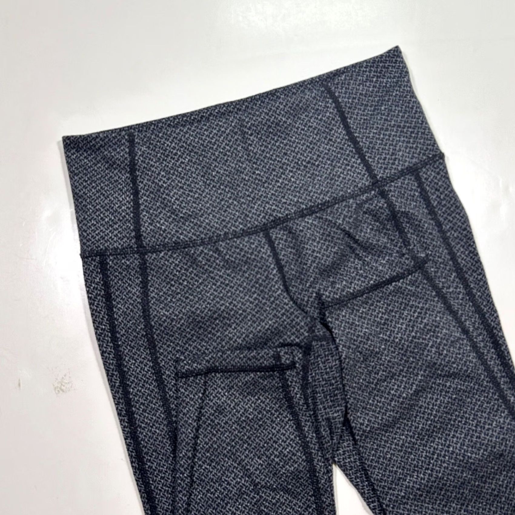 Athleta Athleta Leggings Capri High Rise Print Womens SP Petite XS-PP Black Skinny Knit Nylon Polyester Spandex Yoga Running Gym Activewear Womens Size 24" / US 00 / IT 34 - 3 Thumbnail