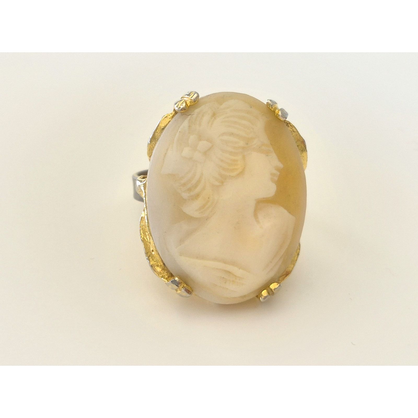 Other Vintage Adjustable Shell Cameo Gold-tone Ring Size ONE SIZE - 1 Thumbnail