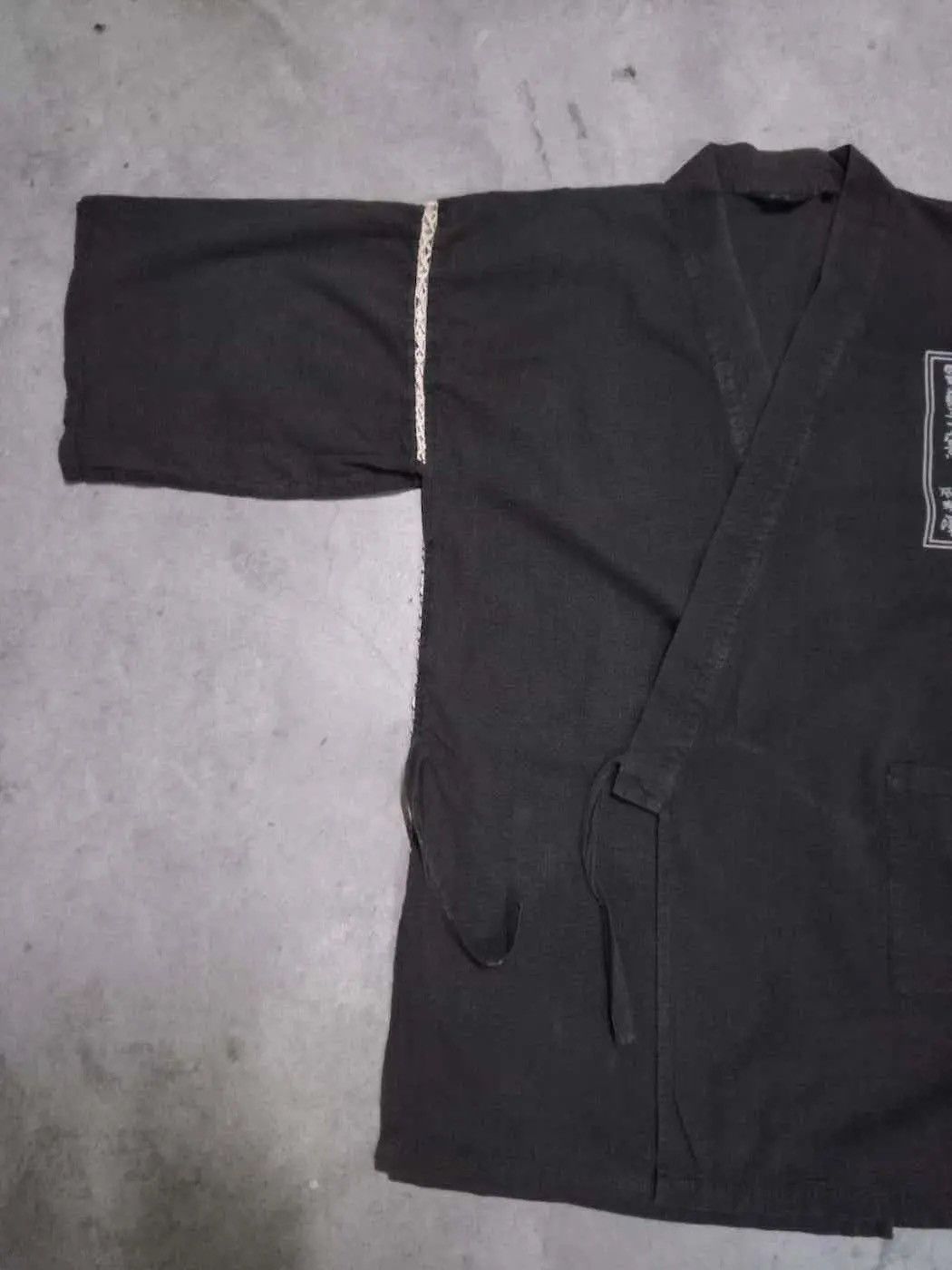 Vintage Vintage Japanese Kimono Jacket - Mt. Fuji Print (Size L) Size US L / EU 52-54 / 3 - 5 Thumbnail