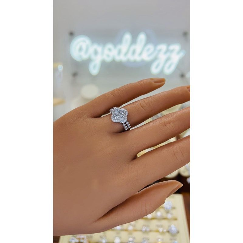 Other Clover Full Moissanite Pavé Engagement Ring Size ONE SIZE - 9 Thumbnail