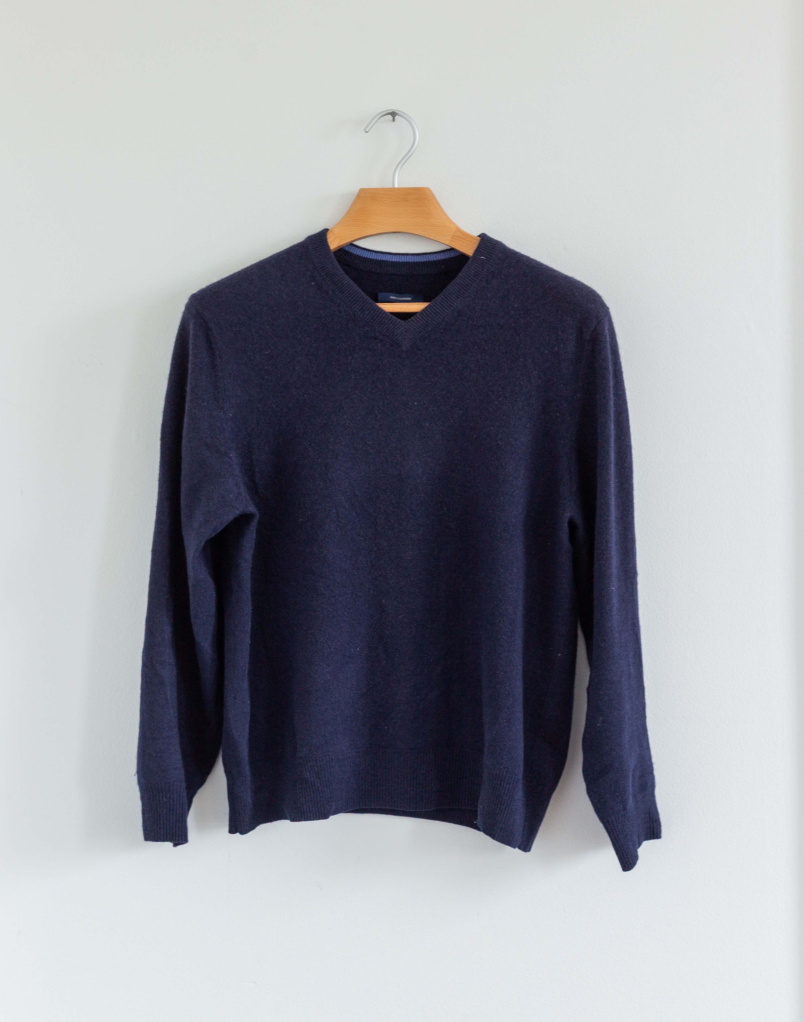 Other Classic Navy Blue 100% Cashmere V-Neck Sweater Size US M / EU 48-50 / 2 - 1 Thumbnail