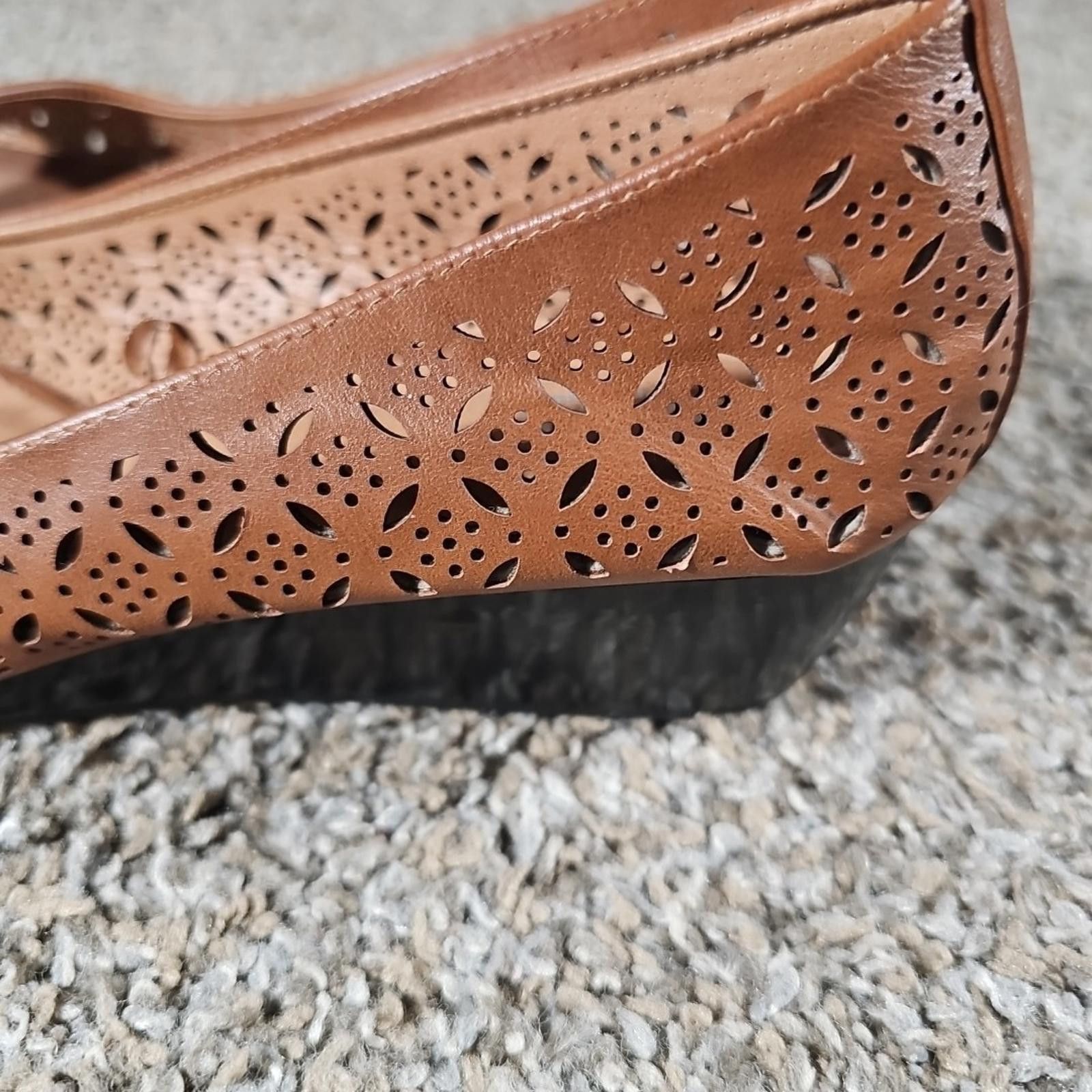 Other capelli new york slip ons SEE MEASUREMENTS Size US 7.5 / IT 37.5 - 4 Thumbnail
