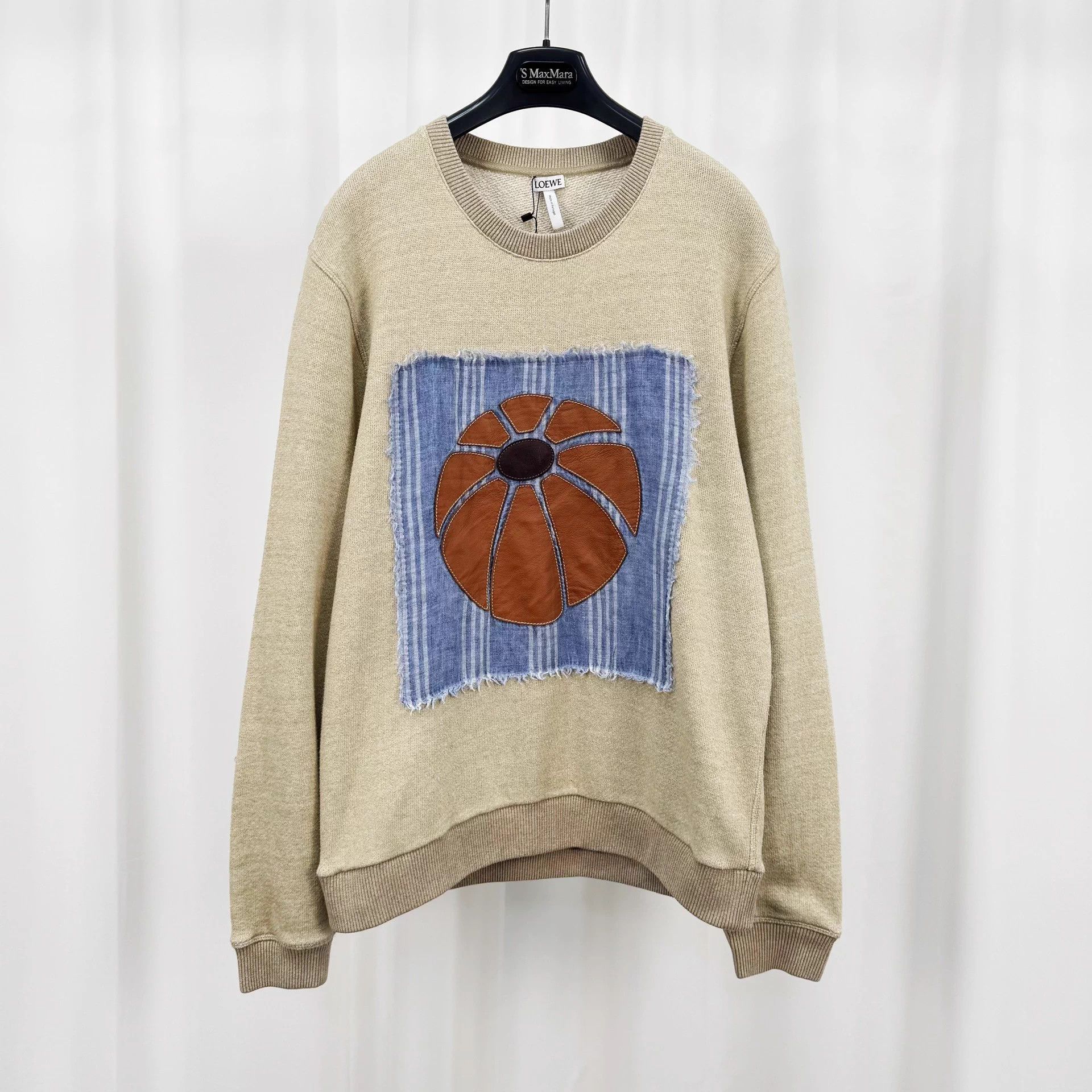 Loewe Beige Sweatshirt with Floral Patch Design - Size M Size US M / EU 48-50 / 2 - 1 Thumbnail
