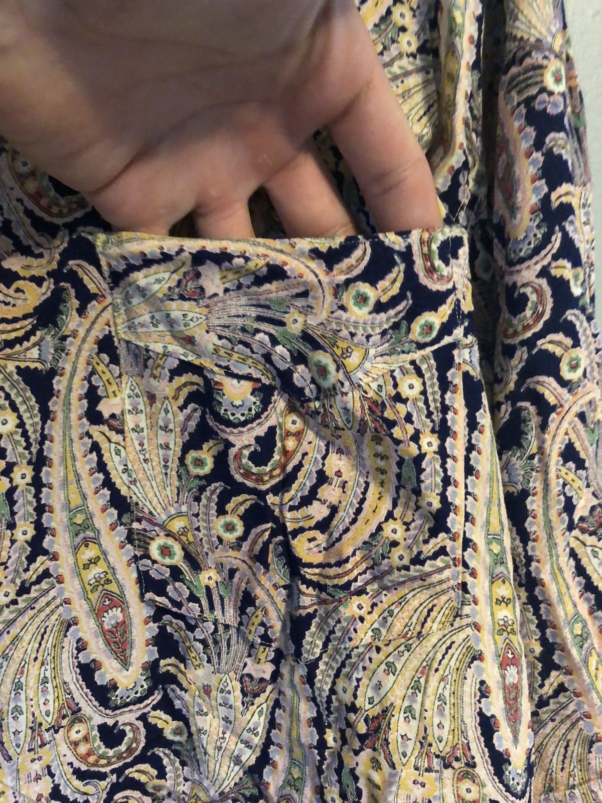 Vintage 1950s/1960s Mcgregor paisley rayon shadow Shirt Size L Size US L / EU 52-54 / 3 - 4 Thumbnail
