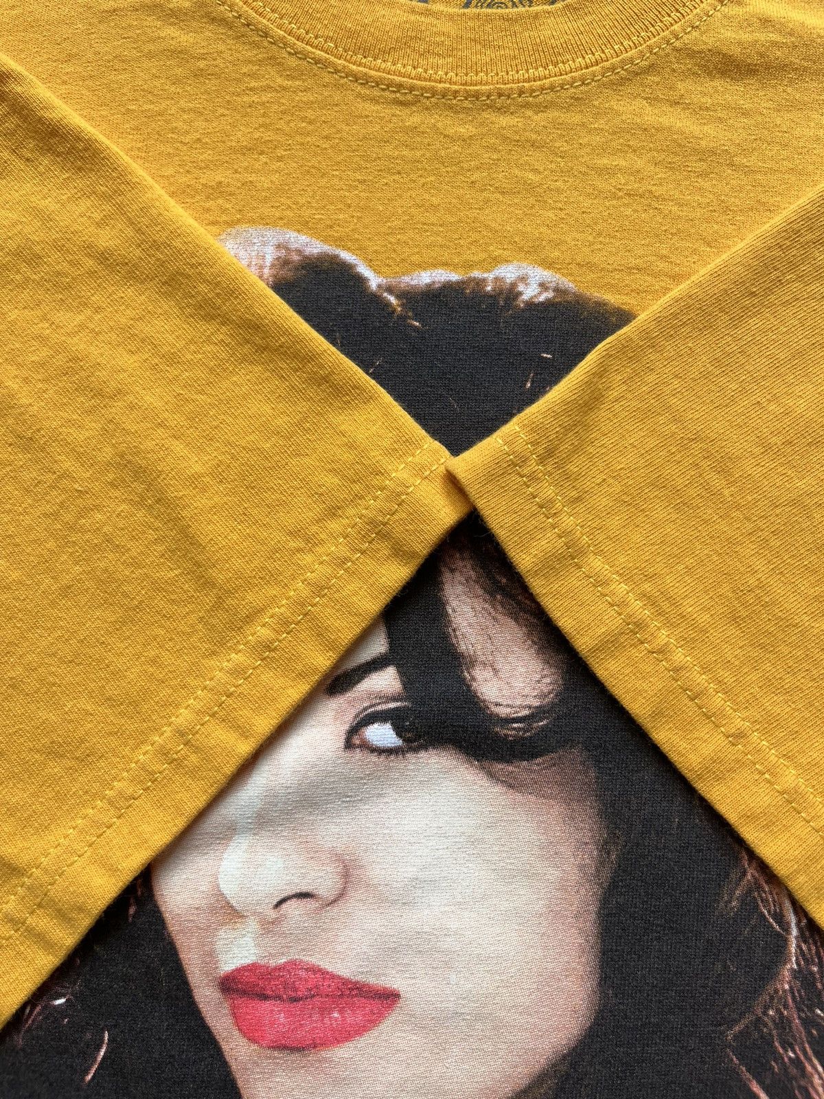 Rap Tees © 2021 Selena Graphic T-Shirt Size US XL / EU 56 / 4 - 6 Thumbnail