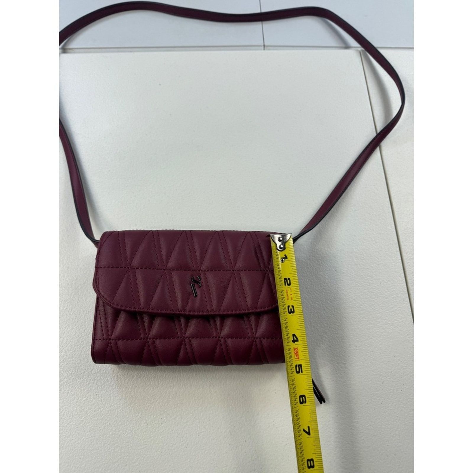 Vera Wang Simply Vera Vera Wang Burgundy Quilted Crossbody Bag Purse‎ Size ONE SIZE - 3 Thumbnail