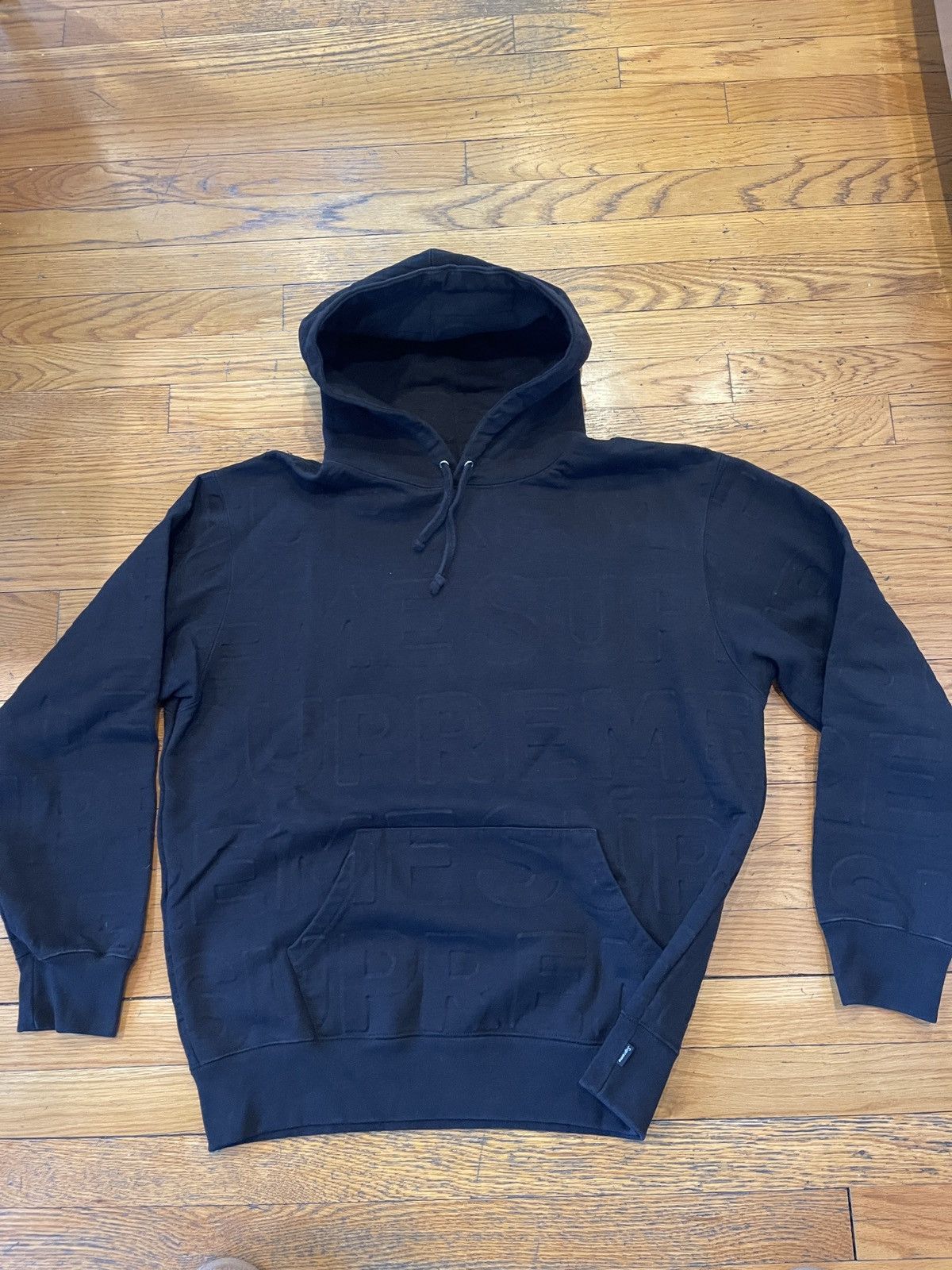 Supreme All over embossed logo hoodie Size US L / EU 52-54 / 3 - 3 Thumbnail