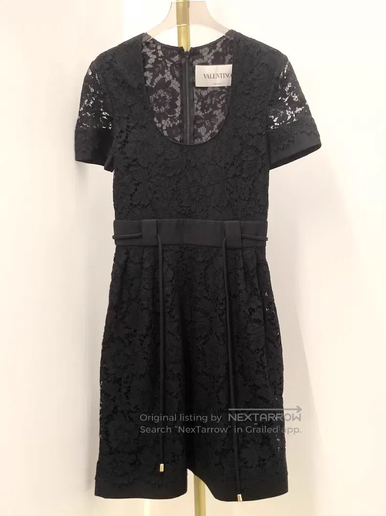 Valentino Valentino Black lace cinched waist lace-up dress Size XS / US 0-2 / IT 36-38 - 1 Thumbnail