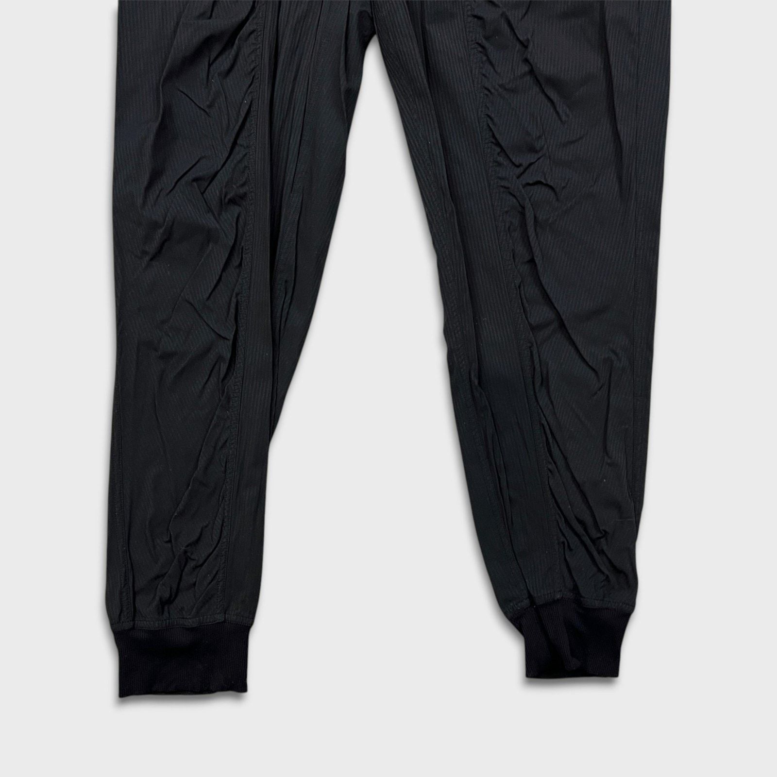 Lululemon Lululemon Dance Studio Mid-Rise Jogger Size 8 Athletic Taper Size 30" / US 8 / IT 44 - 3 Thumbnail