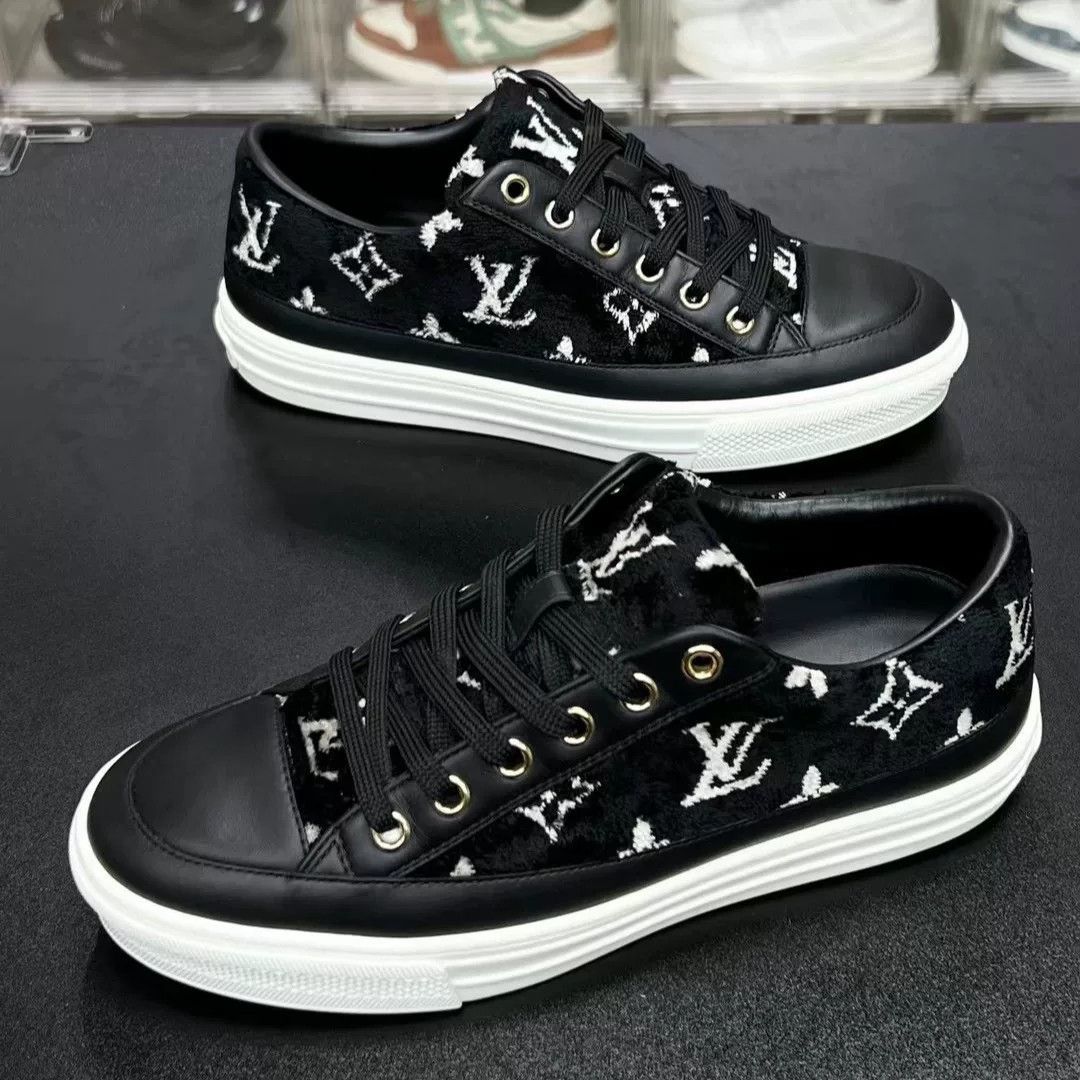 Louis Vuitton Louis Vuitton Black Shoes Low Top Size US 5 / IT 35 - 1 Thumbnail