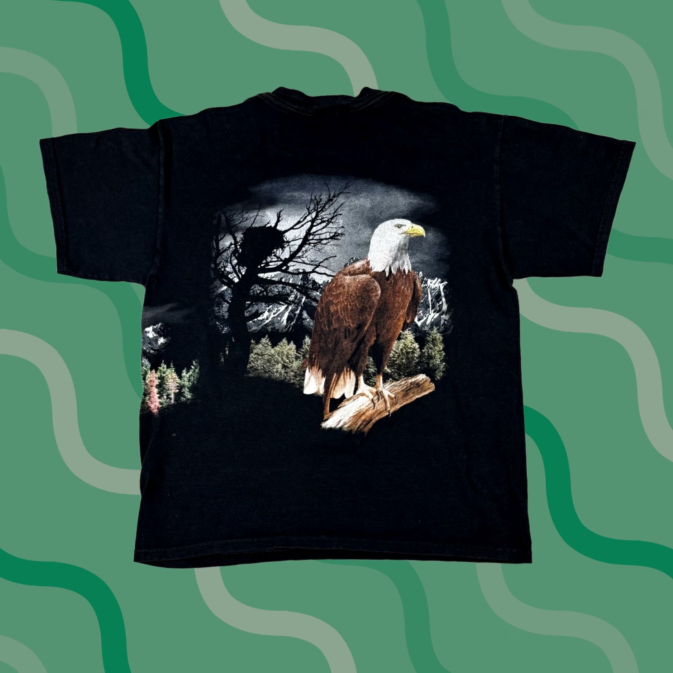 Vintage VINTAGE Bald Eagle Nature T Shirt Black Wrap Around AOP Animal Print L 90s Mens Size US L / EU 52-54 / 3 - 1 Thumbnail
