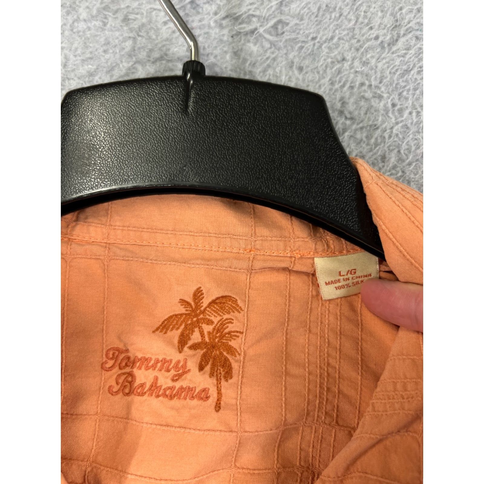 Tommy Bahama Tommy Bahama Shirt Men Large Orange Geometric Hawaiian Silk Button-Up Short Sleeve Shirt Crew Neck Collared Resort Beach Size US L / EU 52-54 / 3 - 7 Thumbnail
