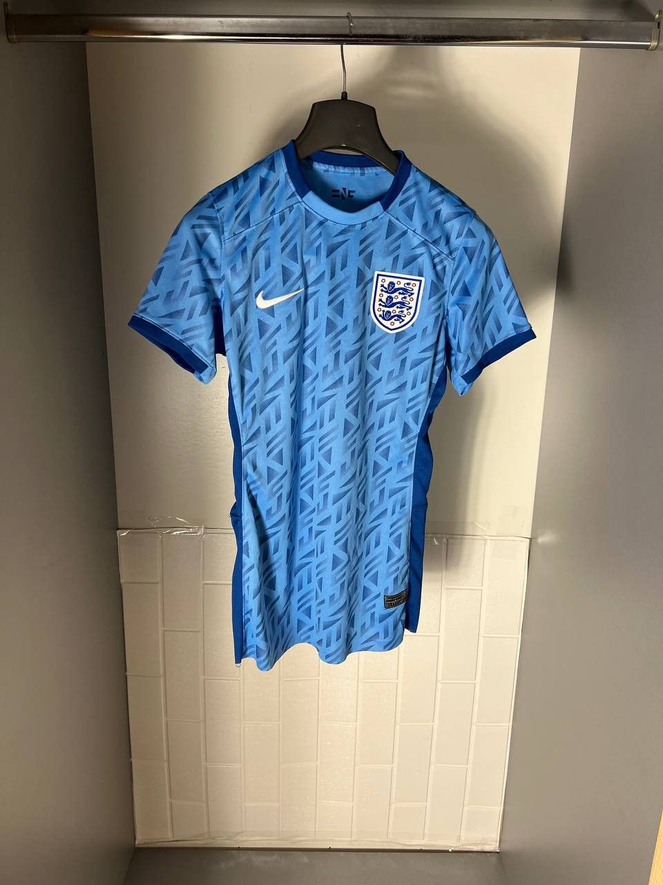 Vintage VERY RARE NIKE ENGLAND SOCCER JERSEY RETRO ARSENAL Y2K 90s Size US S / EU 44-46 / 1 - 6 Thumbnail
