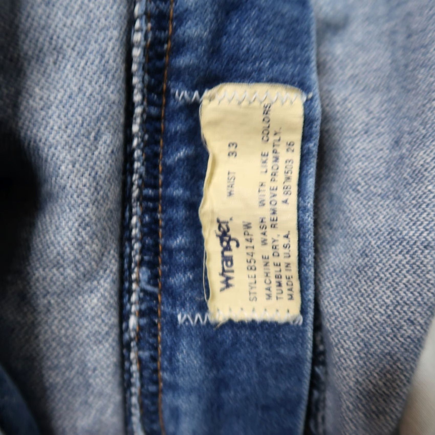 Wrangler VINTAGE Wrangler Bermuda Shorts Men's 33 Blue Denim Distressed 5-Pocket Relaxed Mid Rise Jean Shorts Size US 33 - 3 Thumbnail