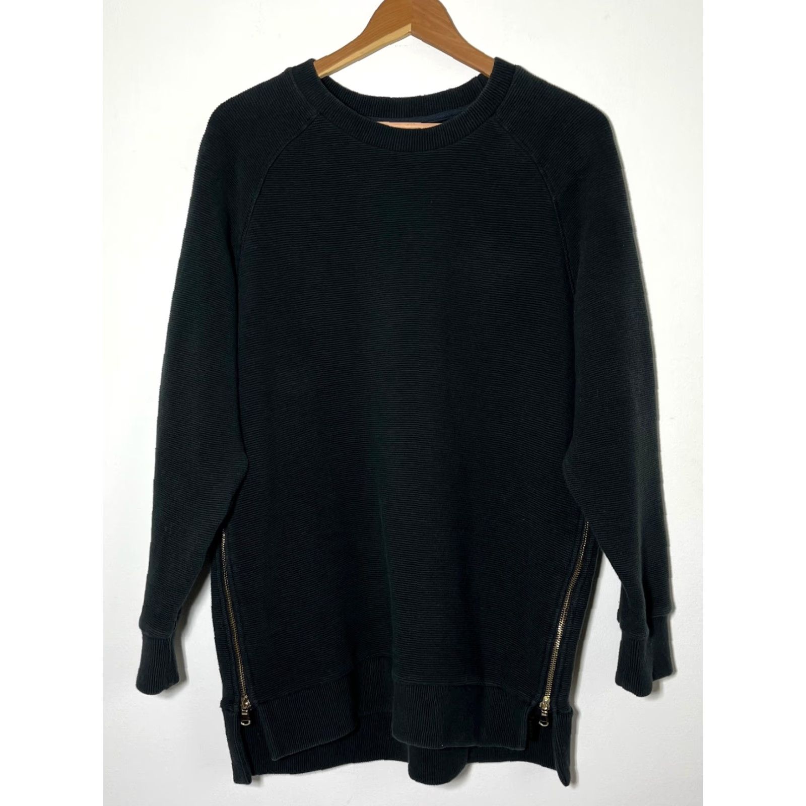 Varley Varley Women's Manning Sweatshirt in Black Ribbed Fabric Sweatshirt M Black Basic Designer Crew Neck Pullover Casual Travel Mens Womens Girls Boys 90s Size M / US 6-8 / IT 42-44 - 2 Thumbnail