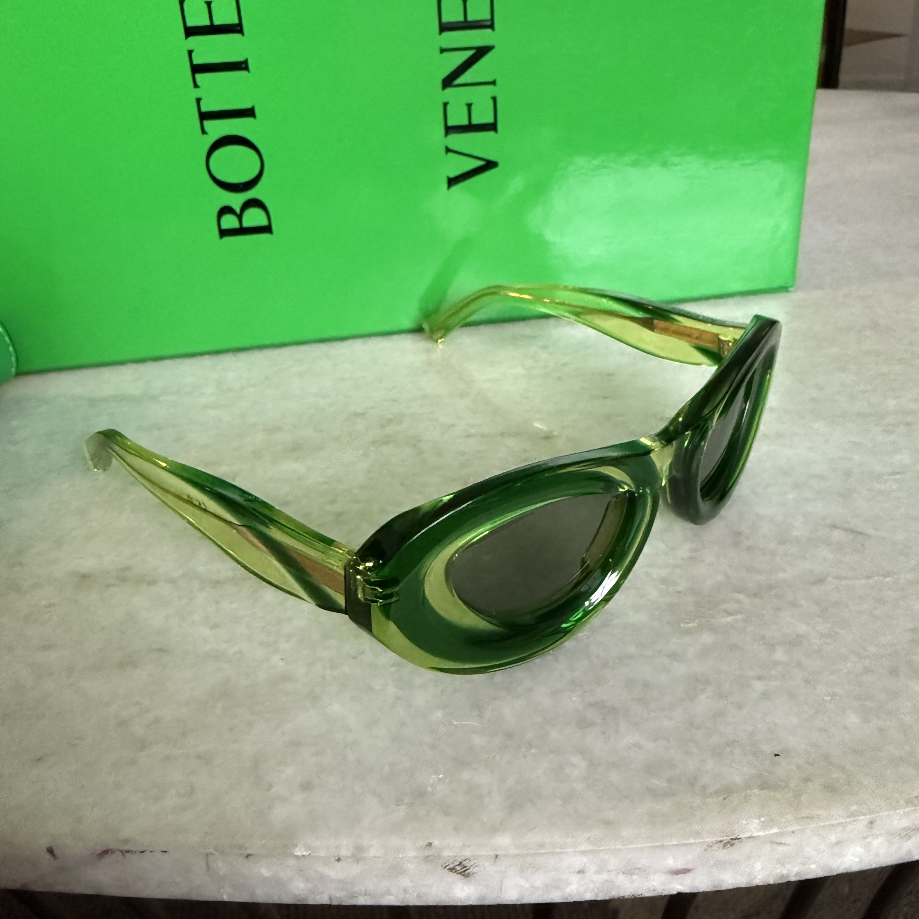 Bottega Veneta BOTTEGA VENETA Women's Green Cat Eye Sunglasses 703244 Size ONE SIZE - 15 Thumbnail