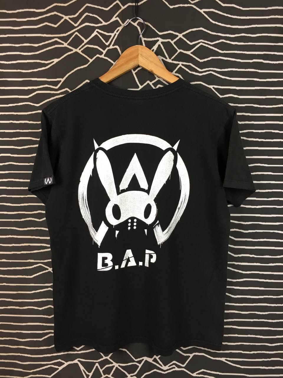 Band Tees B.A.P Best Absolute Perfect K-Pop Warrior Matoki Logo Tee Size US M / EU 48-50 / 2 - 1 Thumbnail